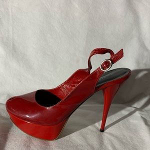 Fabrizio Red Pumps Size 7 (EU 38) Patent Peep Toe Heel 5” Front 1.5” Buckle